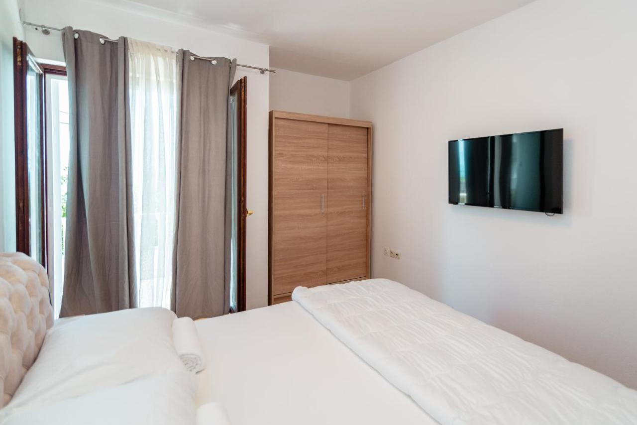 Summer Apartment , 4 Rooms, Sea View With Jacuzzi Podstrana Zewnętrze zdjęcie