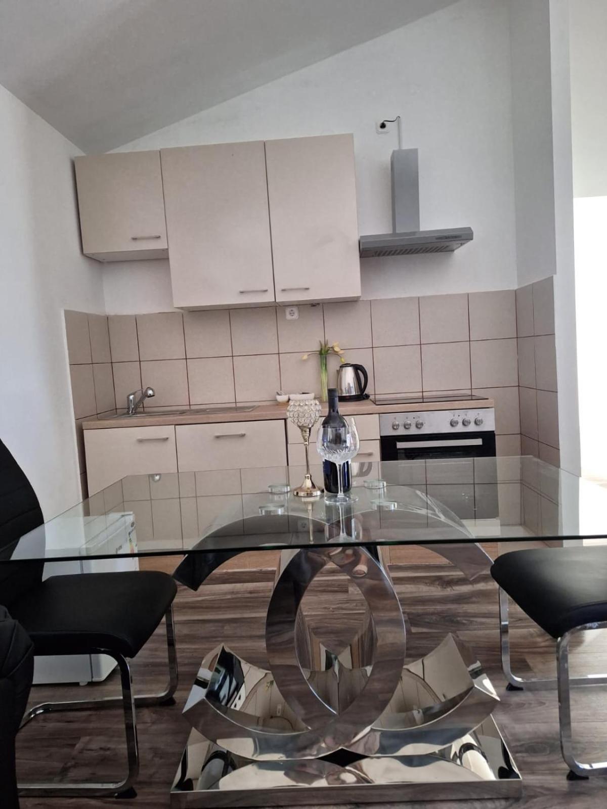 Summer Apartment , 4 Rooms, Sea View With Jacuzzi Podstrana Zewnętrze zdjęcie