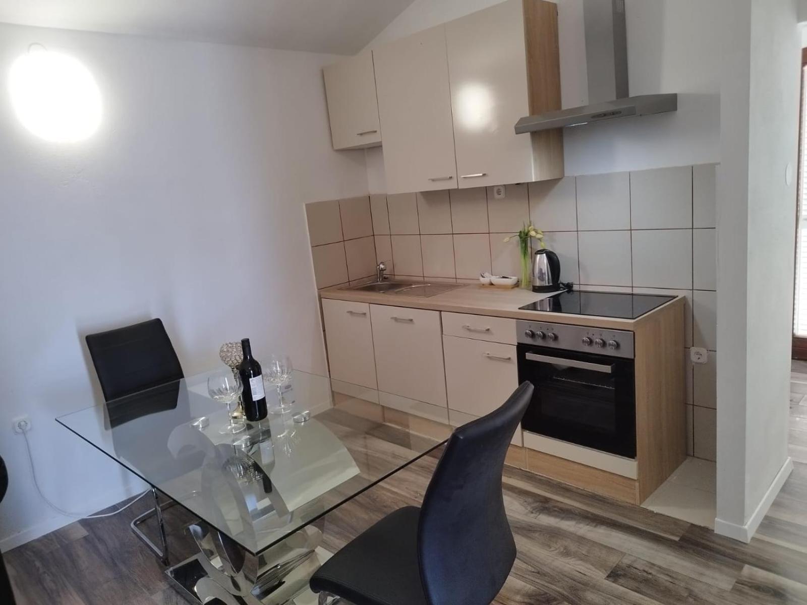 Summer Apartment , 4 Rooms, Sea View With Jacuzzi Podstrana Zewnętrze zdjęcie